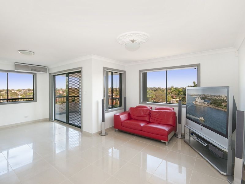 4/61 Tennyson Road, Greenacre NSW 2190