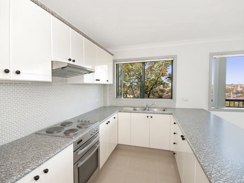 4/61 Tennyson Road, Greenacre NSW 2190