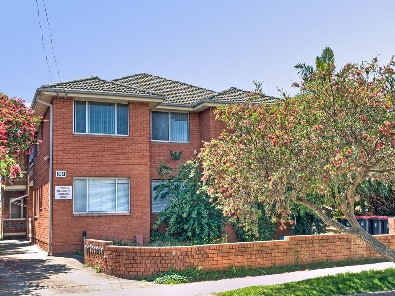 1/109 Hampden Road, Lakemba NSW 2195
