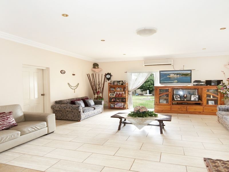 15 Stoddart Street, Roselands NSW 2196