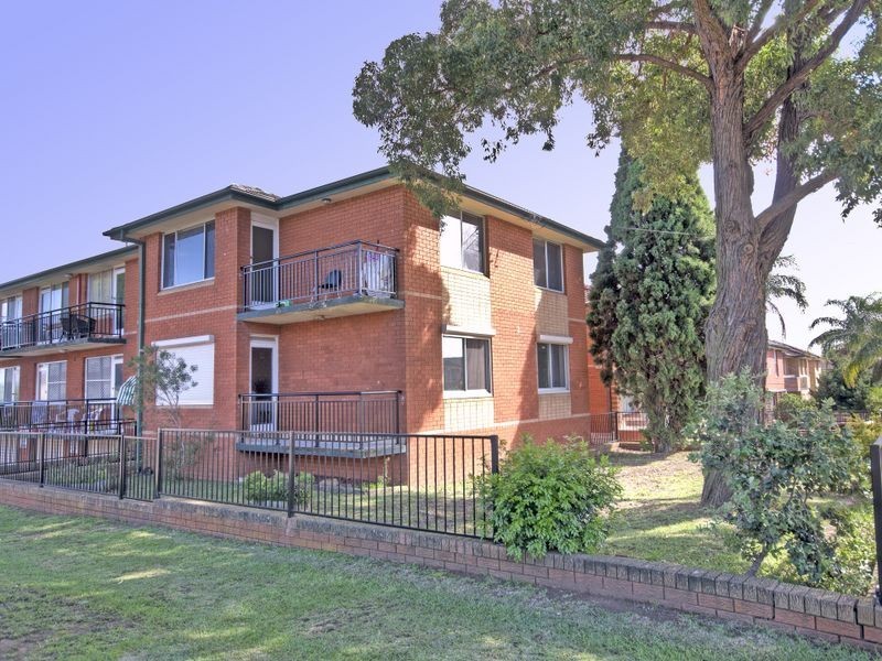 2/52 Shadforth Street, Wiley Park NSW 2195