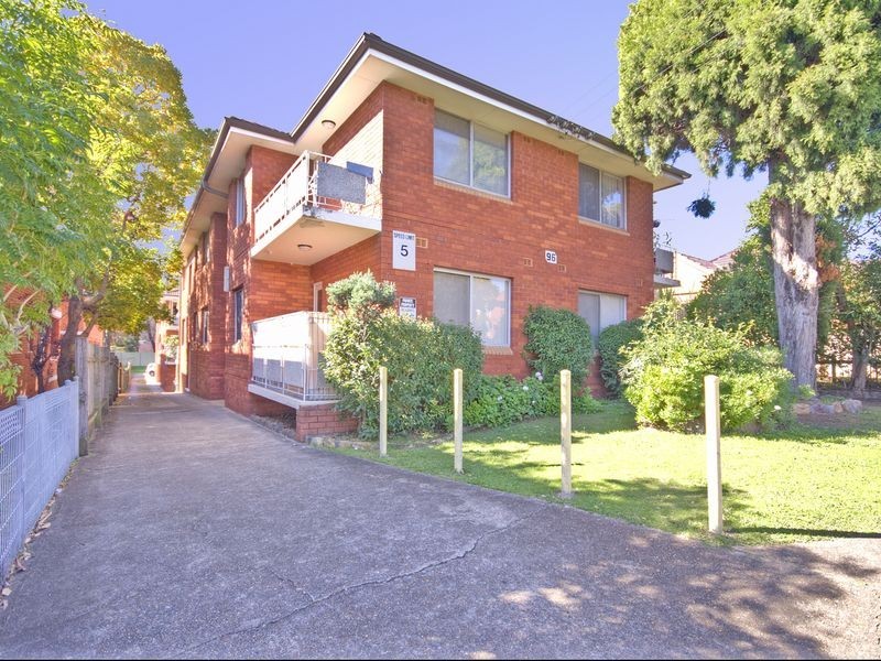 11/96 Sproule St, Lakemba NSW 2195