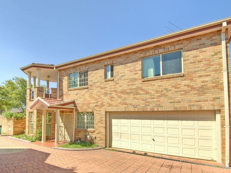 1/128 Wangee Road, Greenacre NSW 2190