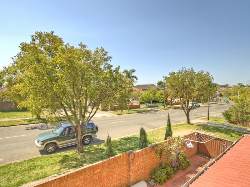 1/128 Wangee Road, Greenacre NSW 2190