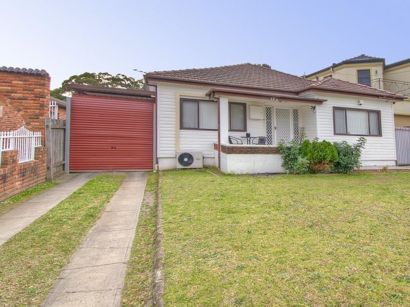 17 Banksia Road, Greenacre NSW 2190