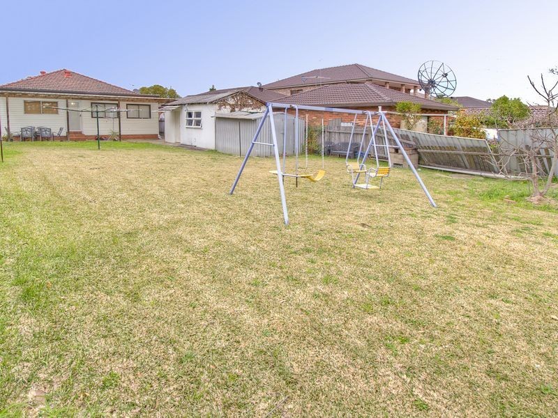 17 Banksia Road, Greenacre NSW 2190