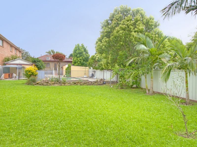 194 Wangee Road, Greenacre NSW 2190
