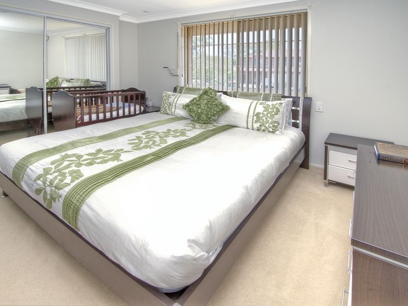 4 Golspie Close, Prestons NSW 2170