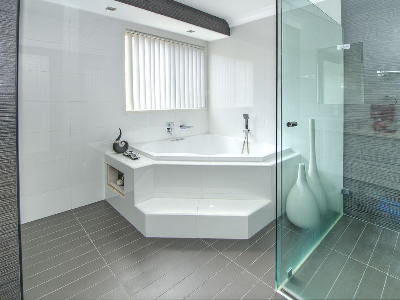 4 Golspie Close, Prestons NSW 2170