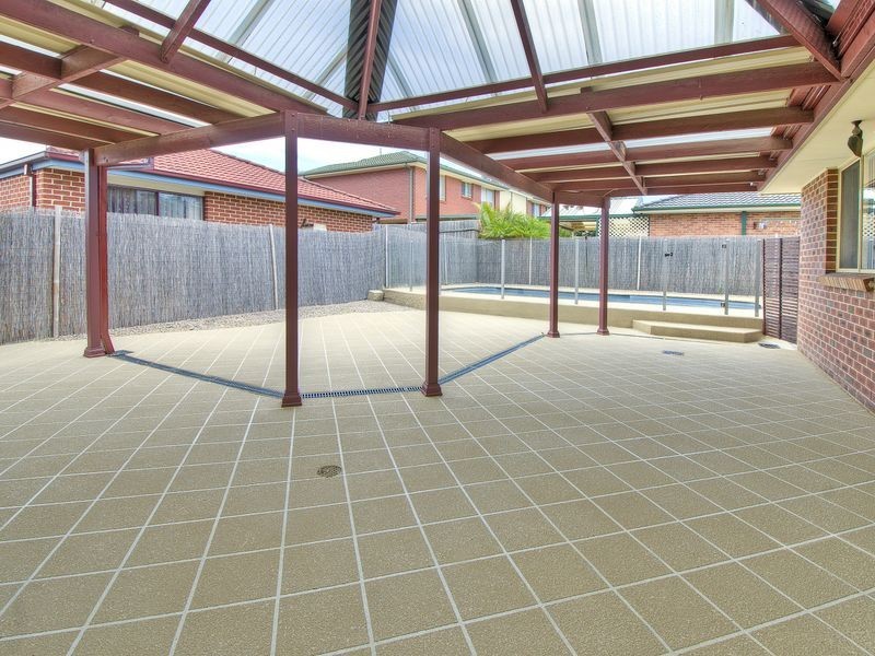 4 Golspie Close, Prestons NSW 2170