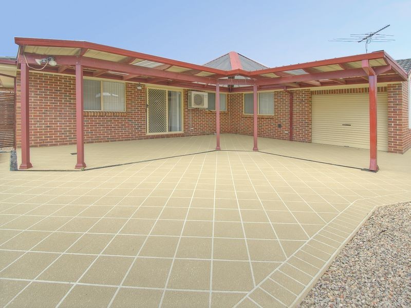 4 Golspie Close, Prestons NSW 2170