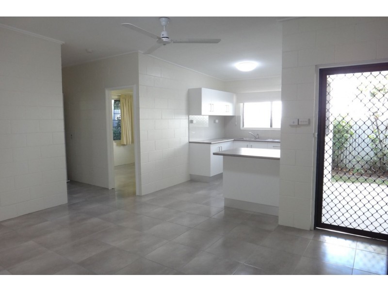 2/14 Mazlin Street, Edge Hill QLD 4870