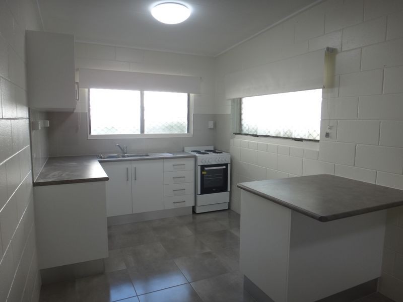 2/14 Mazlin Street, Edge Hill QLD 4870