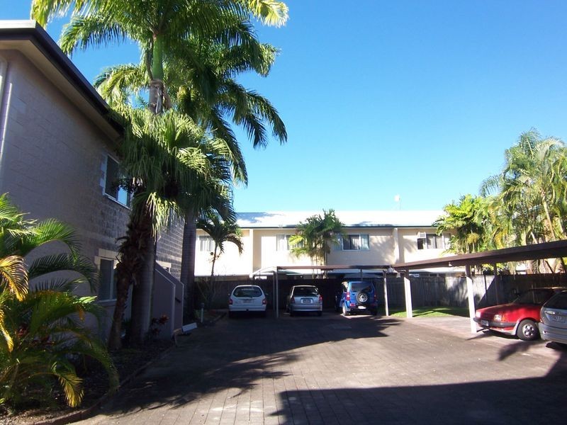 8/23 Springfield Crescent, Manoora QLD 4870