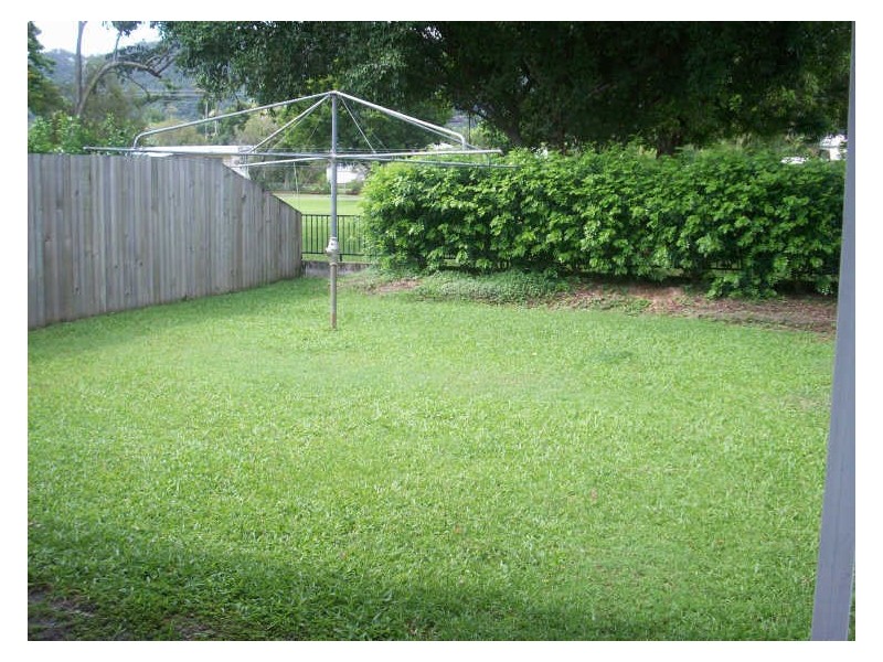 8B Richardson Street, Edge Hill QLD 4870