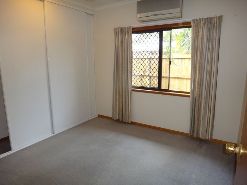 11 Jadana Close, Mooroobool QLD 4870