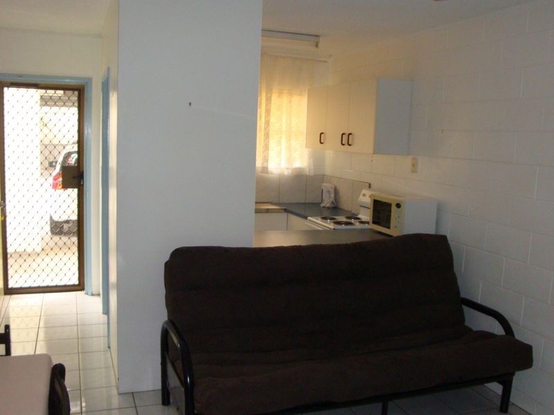 6/215 Mcleod Street, Cairns North QLD 4870