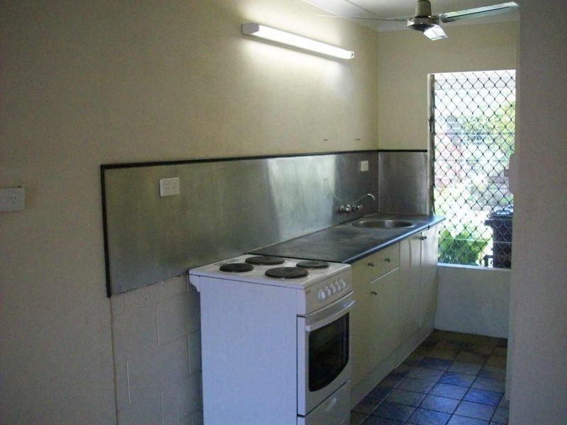 6/11 CRATHERN CL, Edge Hill QLD 4870