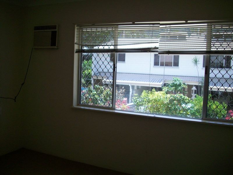 6/11 CRATHERN CL, Edge Hill QLD 4870