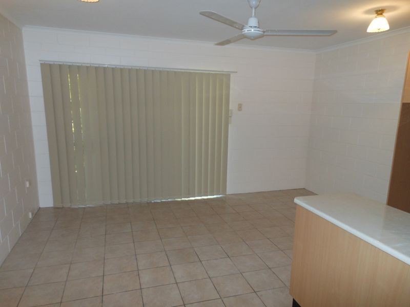 2/6 Mcpherson Close, Edge Hill QLD 4870