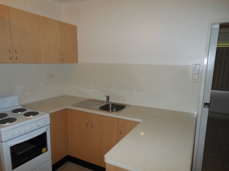 2/6 Mcpherson Close, Edge Hill QLD 4870