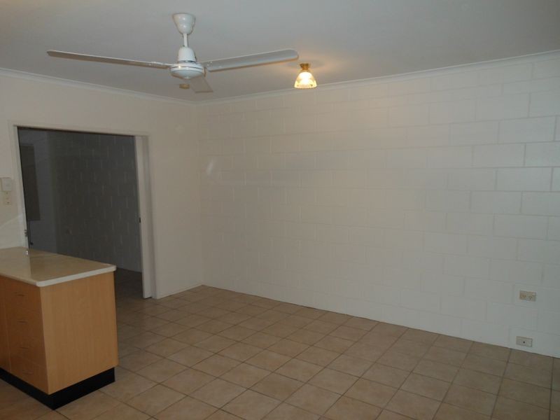 2/6 Mcpherson Close, Edge Hill QLD 4870