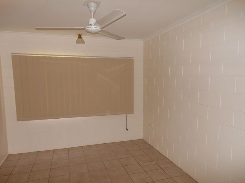 2/6 Mcpherson Close, Edge Hill QLD 4870