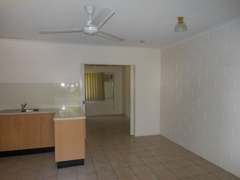 2/6 Mcpherson Close, Edge Hill QLD 4870