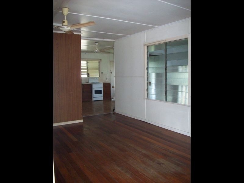 62 Reservoir Road, Manoora QLD 4870