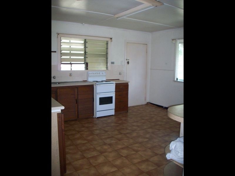 62 Reservoir Road, Manoora QLD 4870