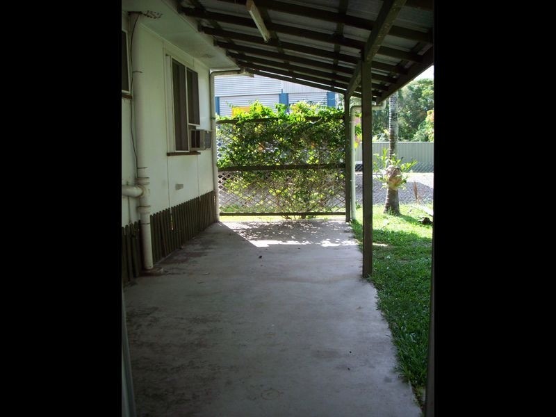 62 Reservoir Road, Manoora QLD 4870