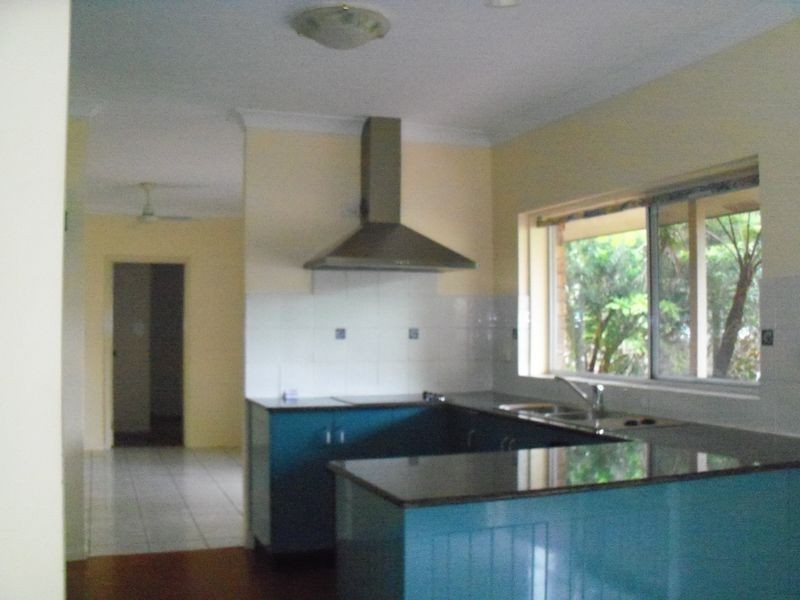 3 Lomatia Close, Redlynch QLD 4870