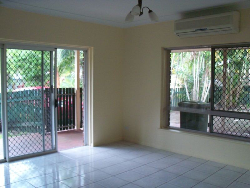 3 Lomatia Close, Redlynch QLD 4870