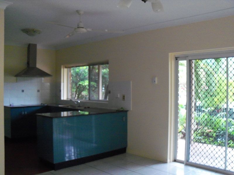 3 Lomatia Close, Redlynch QLD 4870