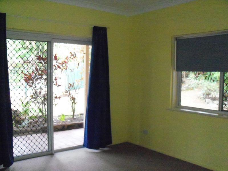 3 Lomatia Close, Redlynch QLD 4870
