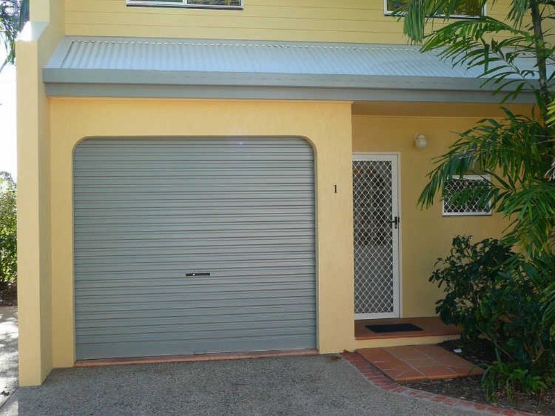 1/426 Mccoombe Street, Mooroobool QLD 4870