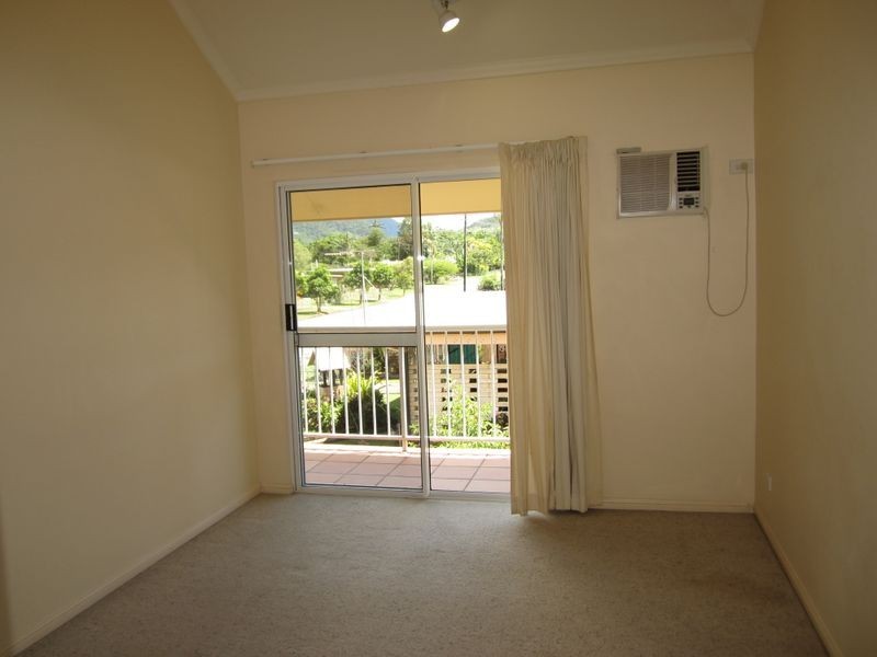 1/426 Mccoombe Street, Mooroobool QLD 4870