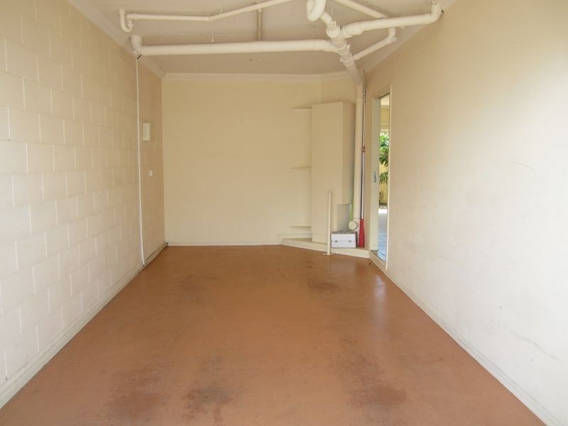 1/426 Mccoombe Street, Mooroobool QLD 4870