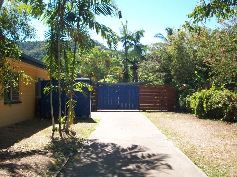 2/100 Greenslopes Street, Edge Hill QLD 4870