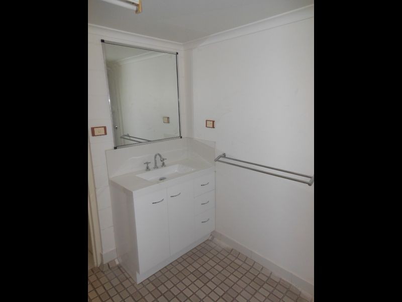 13/64 Pease Street, Manoora QLD 4870