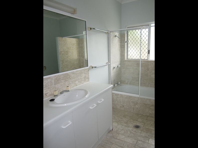 2 Orrell Close, Brinsmead QLD 4870