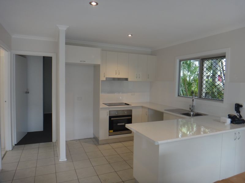 1/213 Mcleod Street, Cairns North QLD 4870