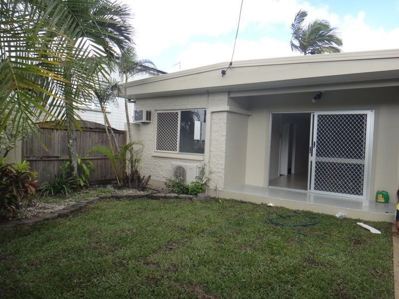 1/213 Mcleod Street, Cairns North QLD 4870