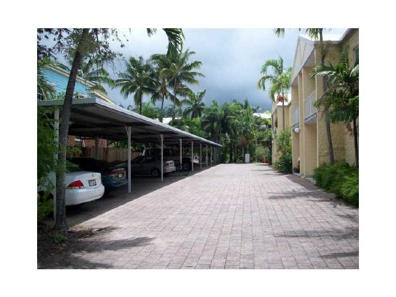12/201 Aumuller Street, Westcourt QLD 4870