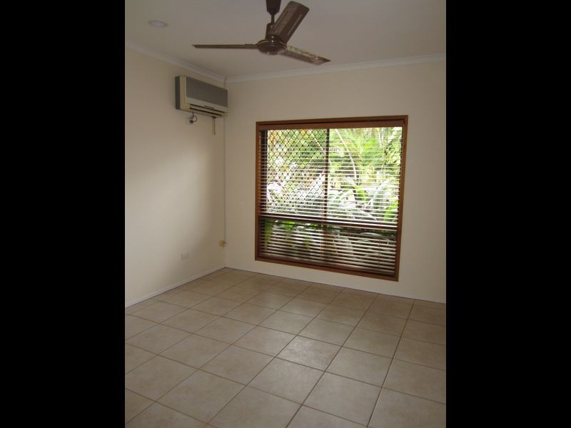13 Adam Street, Brinsmead QLD 4870