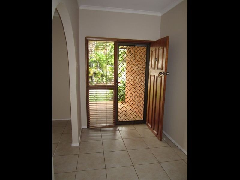13 Adam Street, Brinsmead QLD 4870