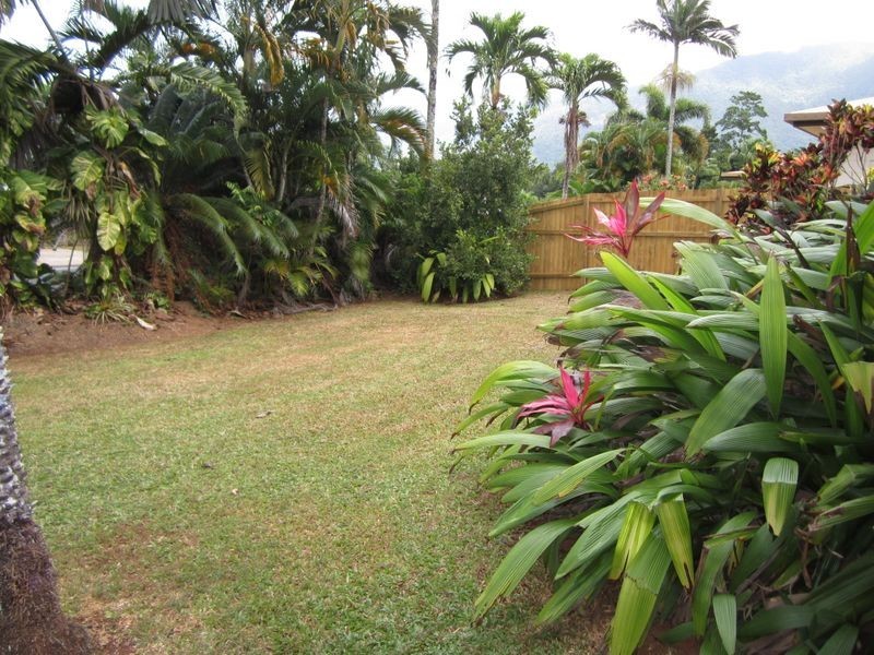 13 Adam Street, Brinsmead QLD 4870