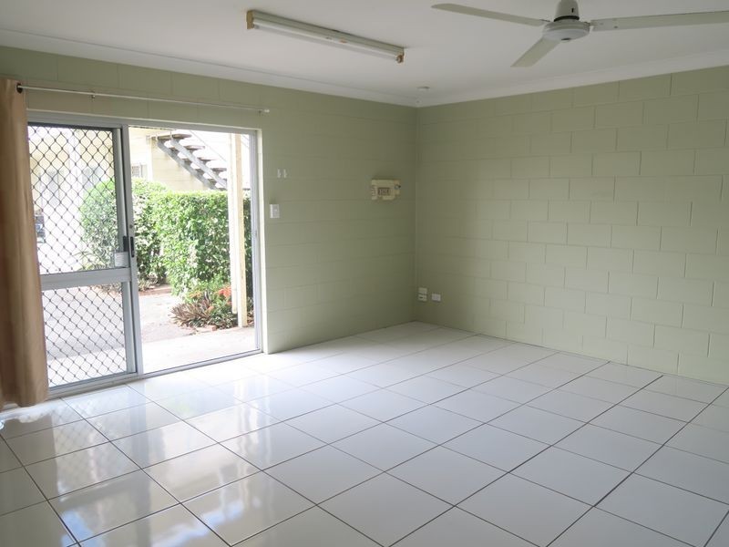 8/239 Lyons Street, Westcourt QLD 4870