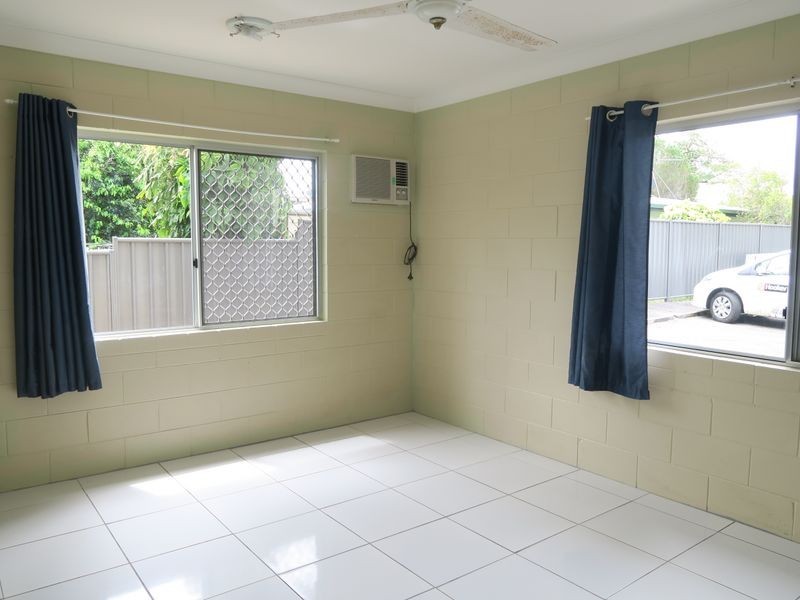 8/239 Lyons Street, Westcourt QLD 4870