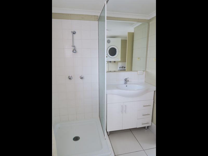 8/239 Lyons Street, Westcourt QLD 4870